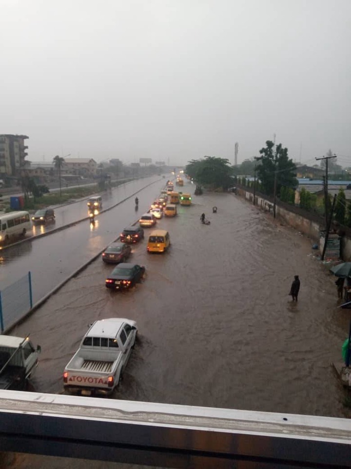 Flash flood takes over Lagos roads after heavy downpour (photos)