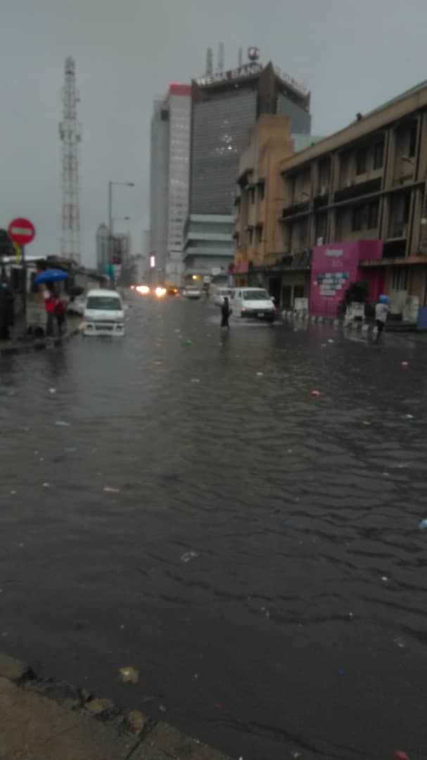 Flash flood takes over Lagos roads after heavy downpour (photos)