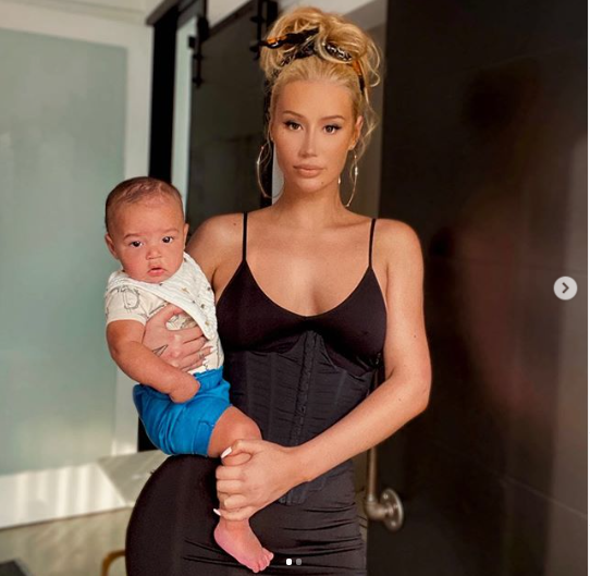 Iggy Azalea shares first photos of her newborn son Onyx after split from babydaddy Playboi Carti?