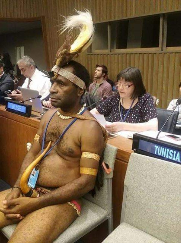 Man from Papua New Guinea Who Attended 2017 UN Conference Without Cloth