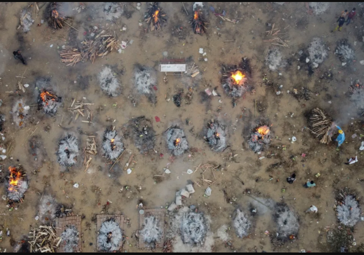 Nonstop mass cremations going on in India amid record-breaking COVID-19 surge (Photos/Video)