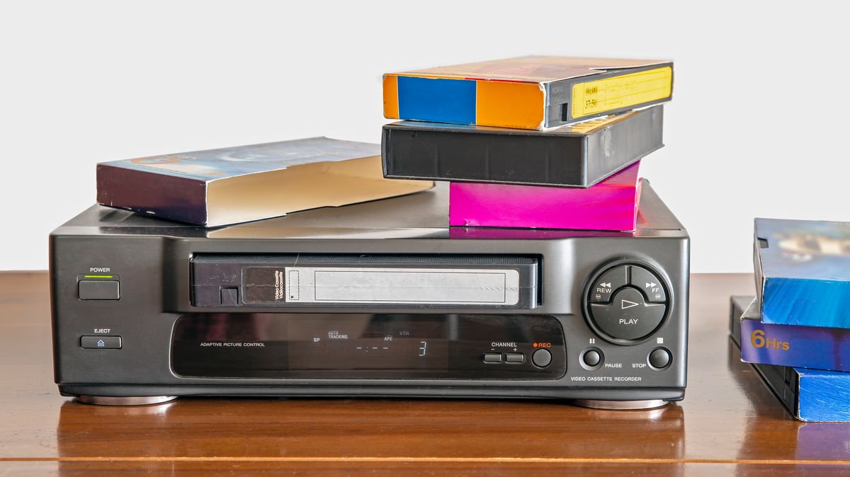 Video cassette player and tapes