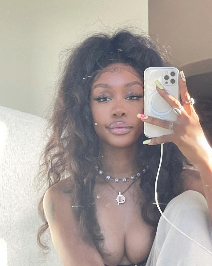 Singer, SZA showcases her banging bikini body as she poses for?mirror selfies