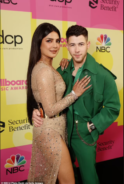 Nick Jonas and Priyanka Chopra pack on the PDA at the 2021 Billboard Music Awards  (photos)