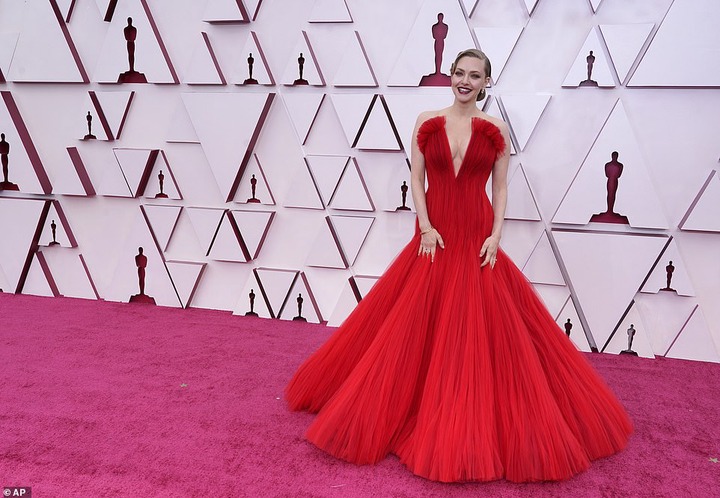 See red carpet photos from the 2021 Oscars