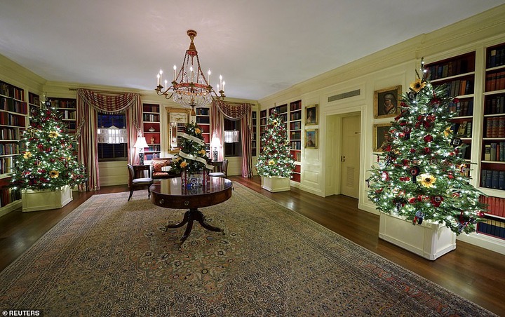 Melania Trump unveils White House Christmas decorations  (Photos/Video)*