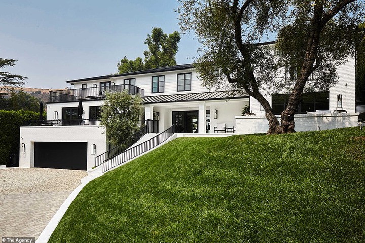 See inside the $13.8Million Mansion Rihanna just bought in Beverly Hills (photos)