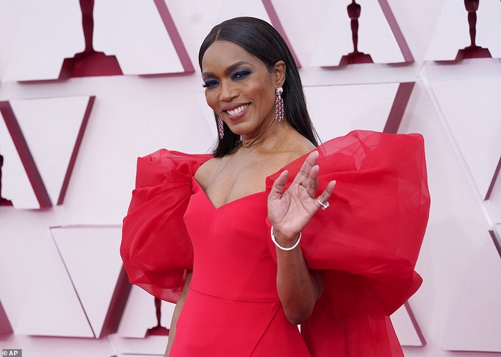 See red carpet photos from the 2021 Oscars