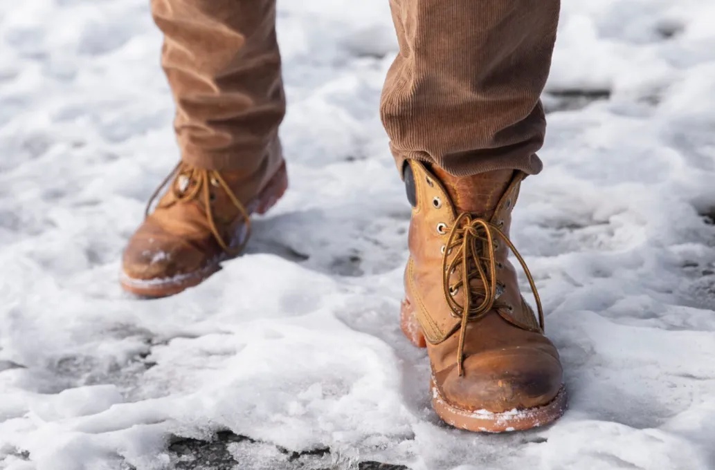 Walking on Ice_Magnific.webp