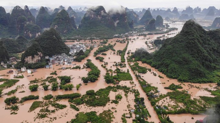 Dozens killed and thousands displaced as floods and rainstorms hit China? (Photos)