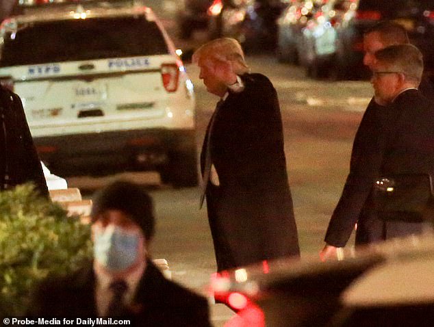 Donald Trump seen returning to New York alone for the first time (photos)