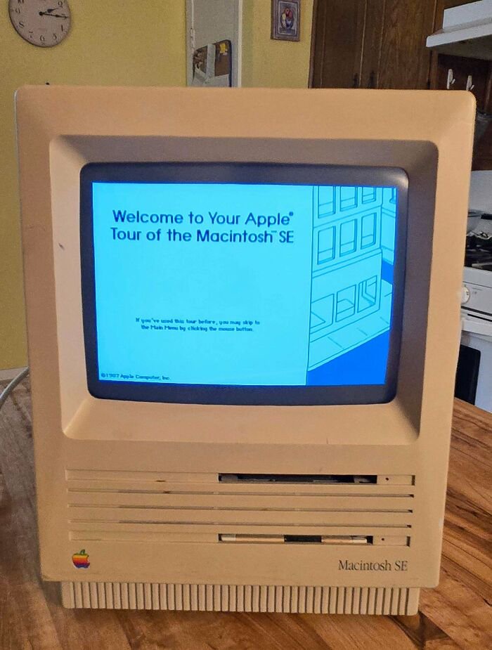 Mac Se In All Its Monochrome Glory