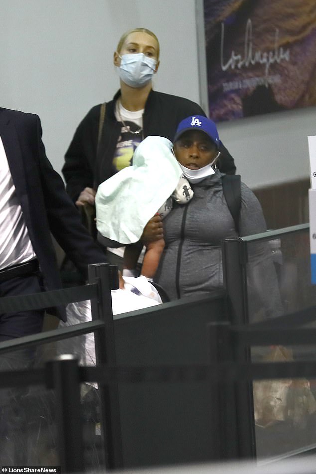 720px x 1080px - Iggy Azalea pictured arriving in Los Angeles with her baby boy (Photos) â€“  ASK Teekay