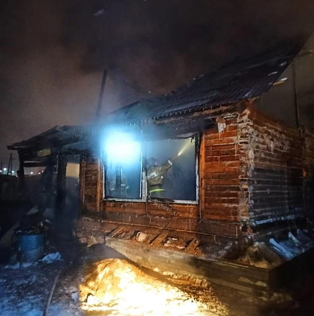Mom dies after saving her children from their burning house (photos)*