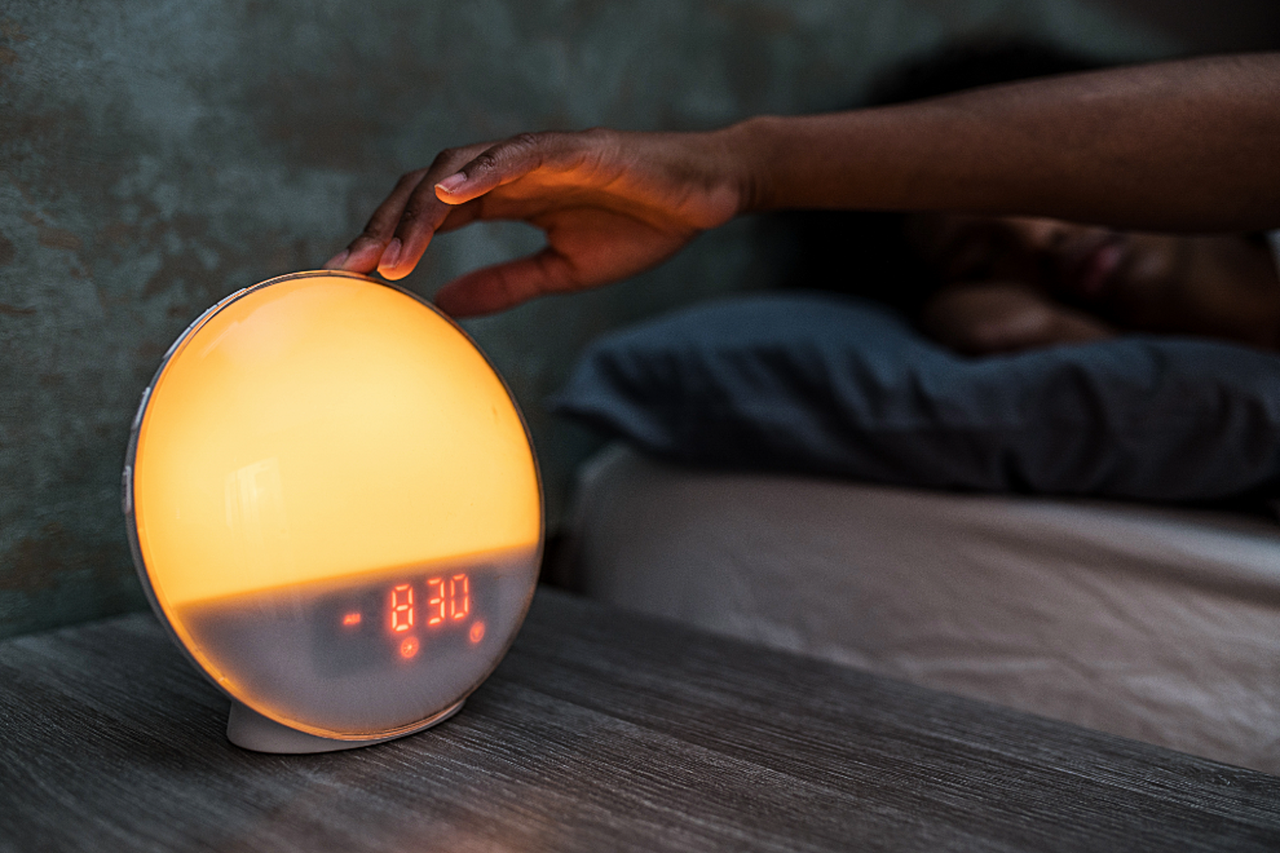 Sleep experts recommend adjusting your bedtime 15 to 20 minutes at a time before daylight saving time ends.