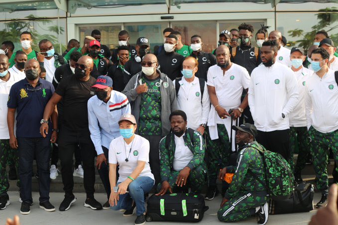 Super Eagles squad embark on boat trip to the Benin Republic for must win AFCON qualifiers clash? (Photos)