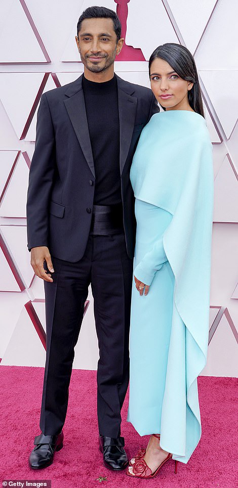 See red carpet photos from the 2021 Oscars