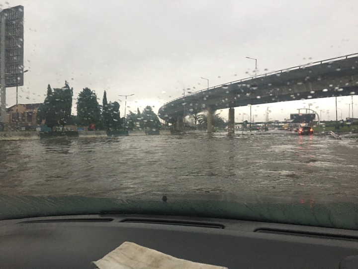 Flash flood takes over Lagos roads after heavy downpour (photos)