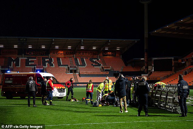  FC Lorient groundsman tragically dies after a floodlight bar falls on him on the pitch in a freak accident (photos)