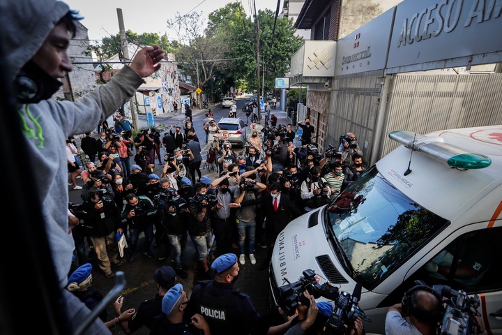 Diego Maradona released from hospital after successful surgery to remove a blood clot from his brain (photos)