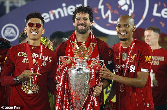 Liverpool lifts Premier League trophy after thrashing Chelsea 5 - 3 at Anfield (Photos)