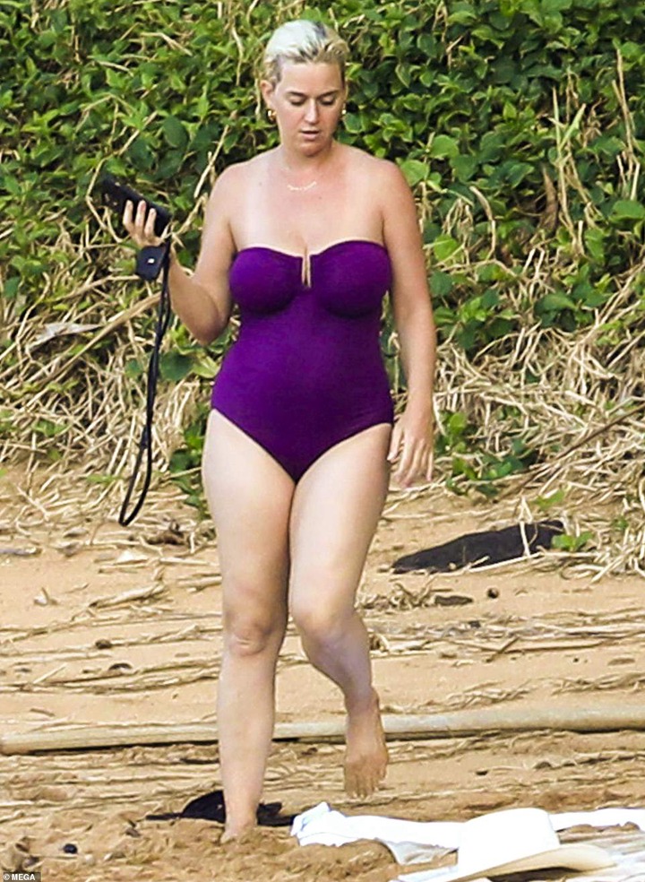 Katy Perry Naked Beach - New mom, Katy Perry flaunts her trim post-pregnancy figure while  vacationing in Hawaii with fiance