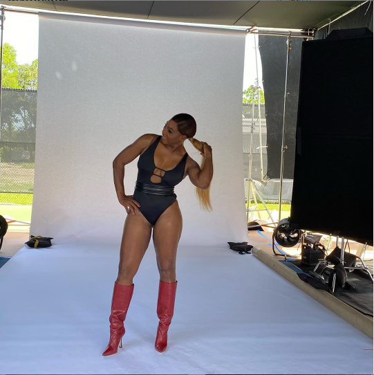 Tennis star, Serena Williams flaunts her hot legs in sexy new photos