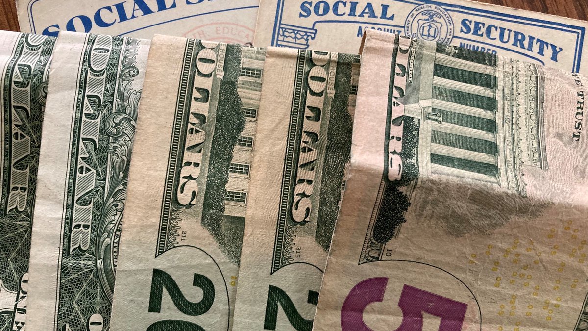 Some Social Security beneficiaries will get an extra check in the month of November: two SSI payments and their monthly Social Security check.