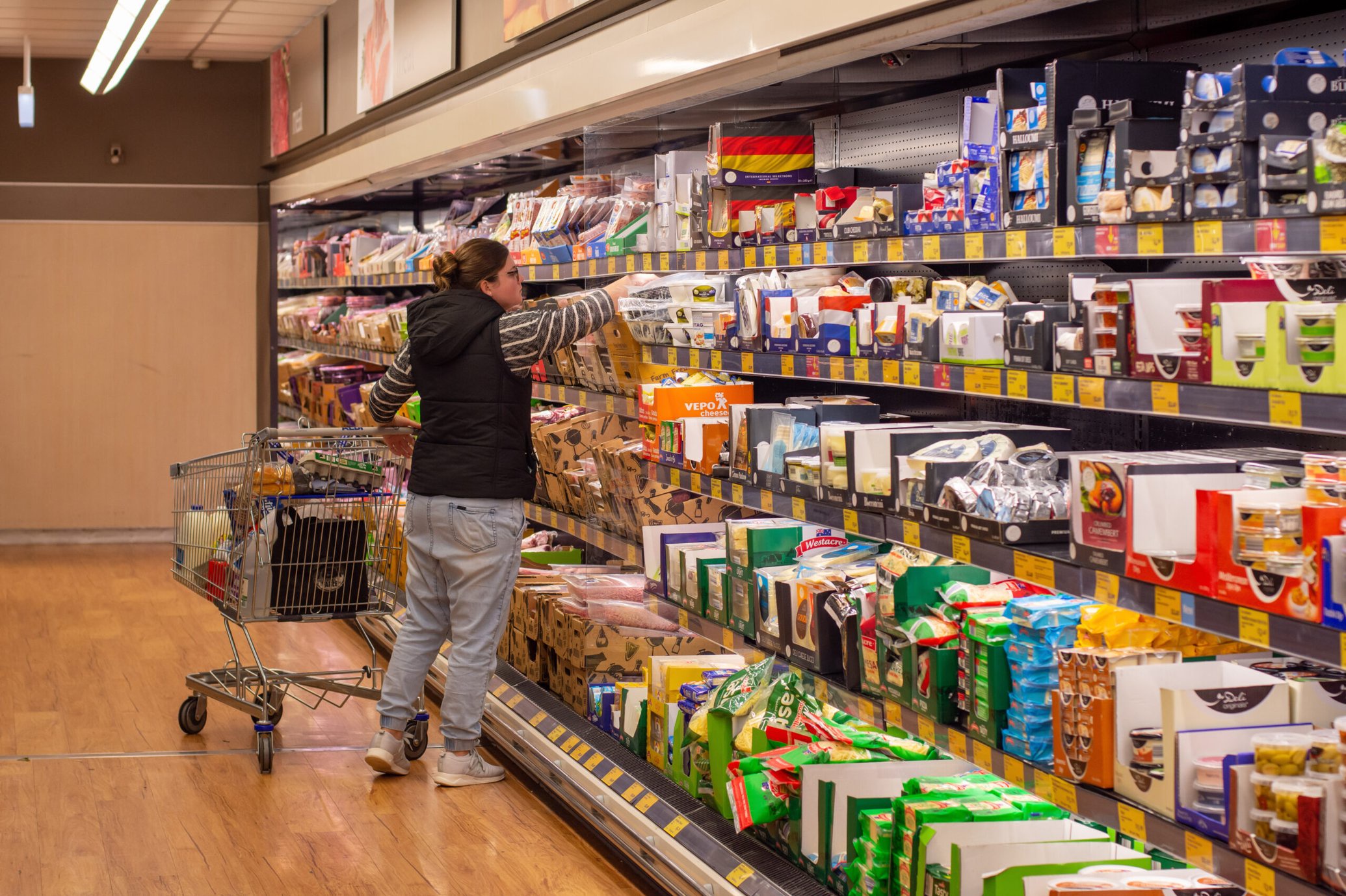 Aldi meat and cheese aisle