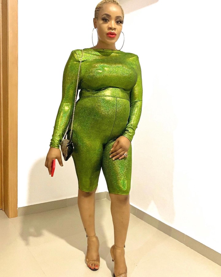 Nollywood actress, Uche Ogbodo flaunts her baby bump in new photos?