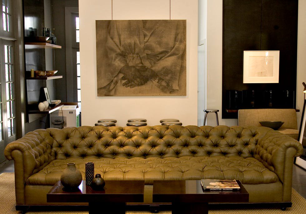 MODERN13_012_OHARA.CR2;March, 3075 Sacramento St. San Francisco, CA;Chesterfield Sofa. Circa 1908. From the Whitney Estate on Manhassett , Long Island. Said to have been designed by Sanford White.;Reupholstered in a polished linen ( a Peter Fa