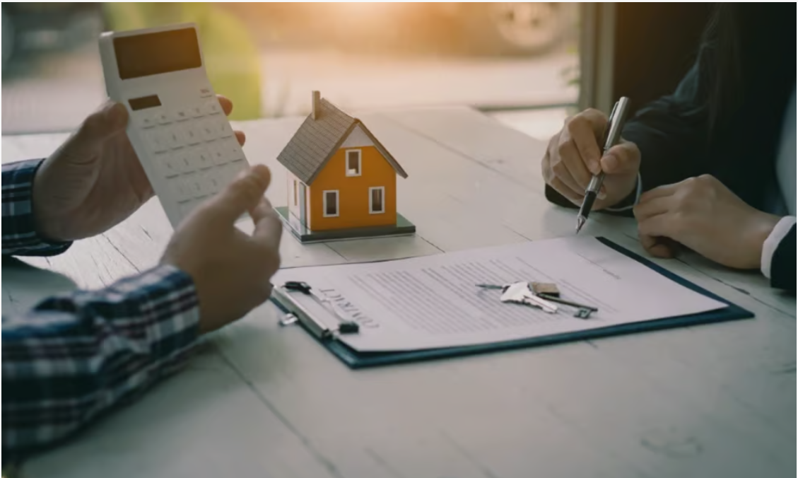 Mortgage applications rise as 30-year rate hits three-week low