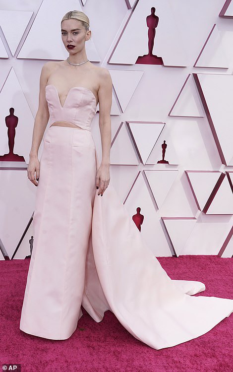 See red carpet photos from the 2021 Oscars