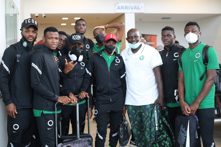 Super Eagles squad embark on boat trip to the Benin Republic for must win AFCON qualifiers clash? (Photos)