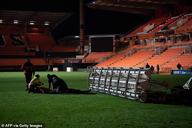  FC Lorient groundsman tragically dies after a floodlight bar falls on him on the pitch in a freak accident (photos)