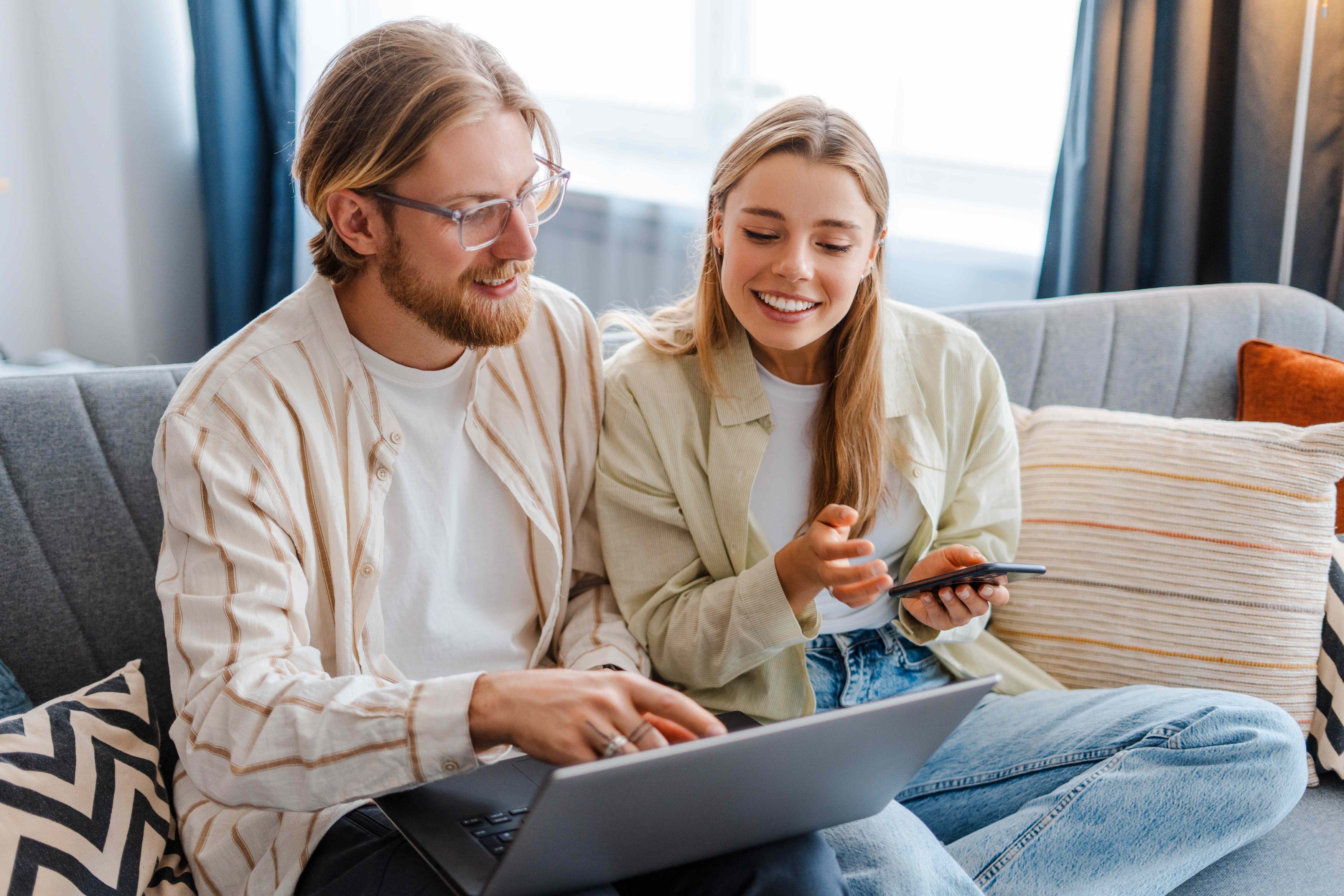 Building wealth often depends more on consistent saving and smart spending than on salary alone.Credit: Mariia Vitkovska /Getty Images