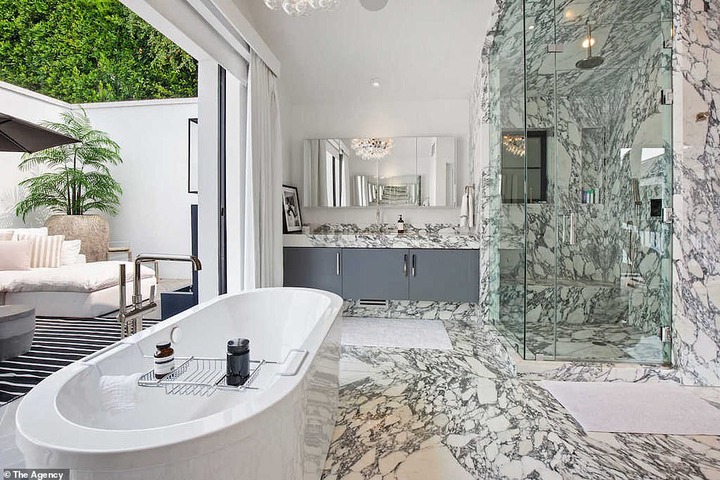 See inside the $13.8Million Mansion Rihanna just bought in Beverly Hills (photos)