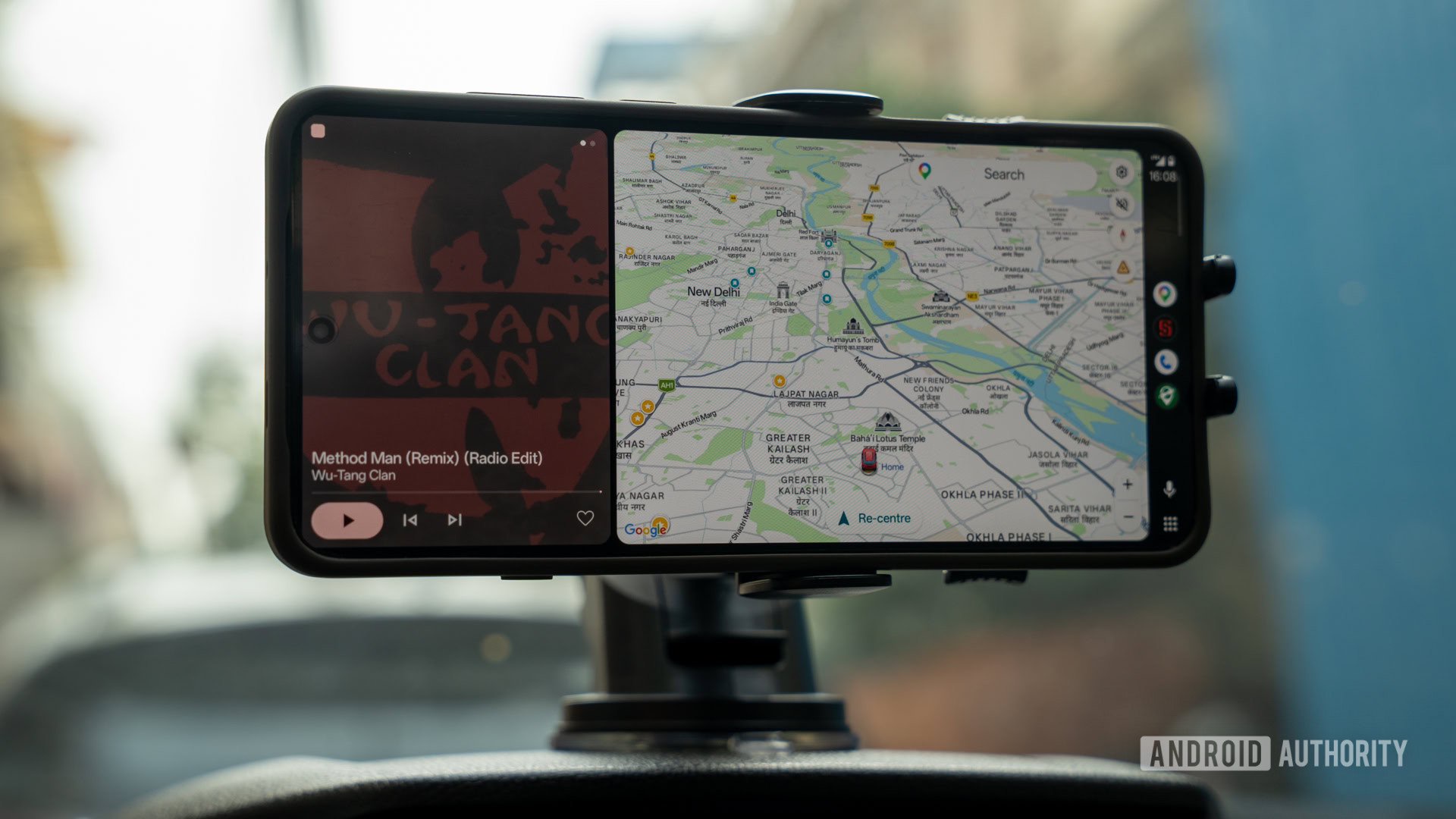 Android Auto open headunit on a phone with maps wide open