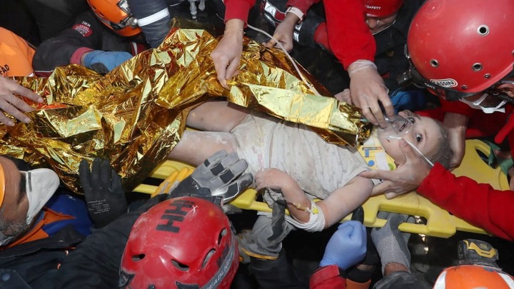 3-year-old girl pulled alive four days after the Turkey earthquake (Photos/Video)