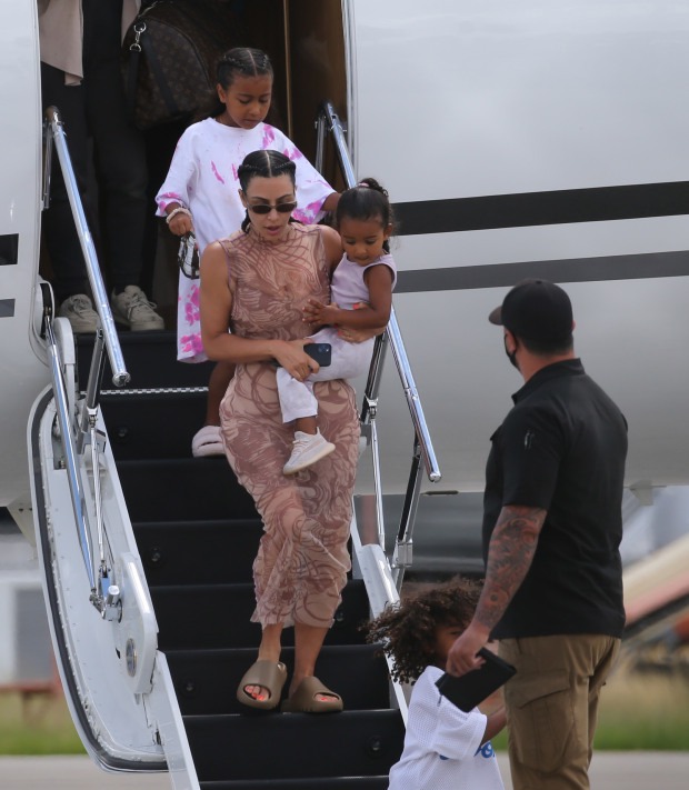 Kim Kardashian and Kanye West land in Miami after ?make or break? trip in the Dominican Republic (photos)