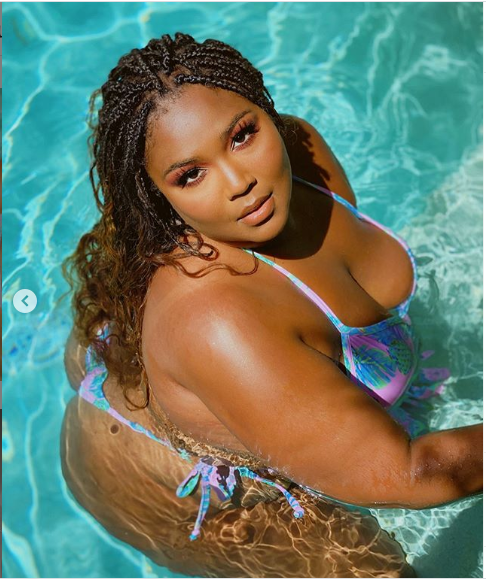 Lizzo flaunts her body in stylish bikini with a matching face mask and gloves to ring in Summer 2020 (photos)