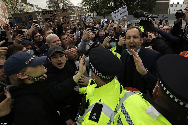 Chelsea and Manchester City "set" to leave European Super League amid backlash from fans and footballers