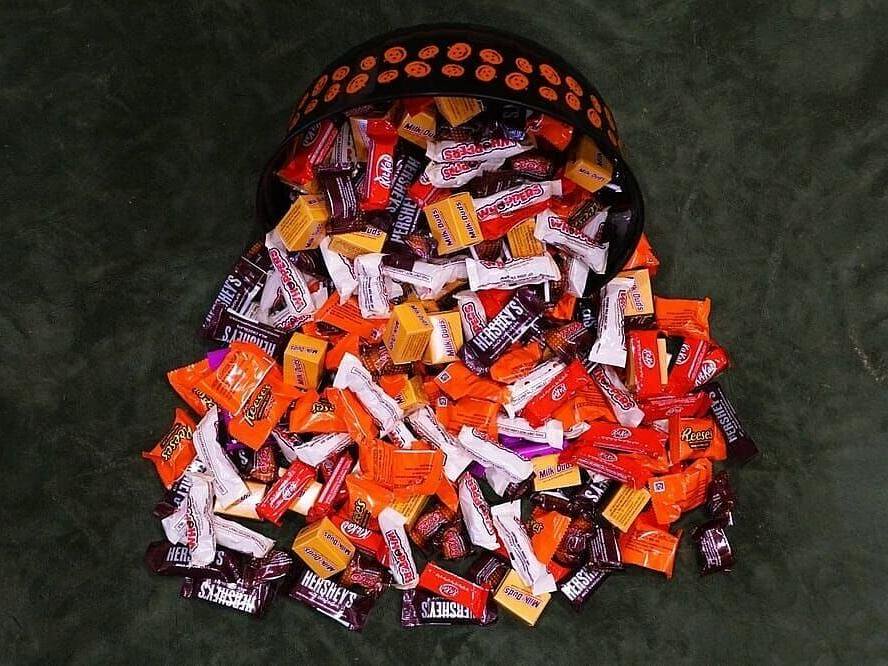 Instacart's North Dakota Halloween report: Reese's is No.1, regional candy quirks and the iconic banana costume