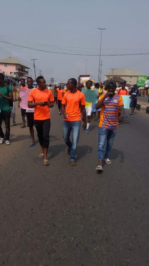 Sunshine players protest over three months unpaid salaries in Ondo State (photos)