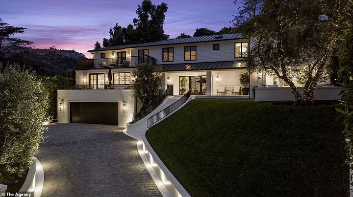 See inside the $13.8Million Mansion Rihanna just bought in Beverly Hills (photos)