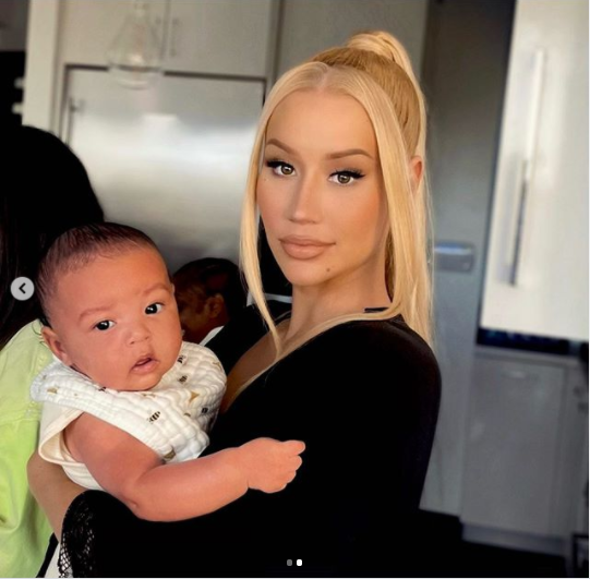 Iggy Azalea shares first photos of her newborn son Onyx after split from babydaddy Playboi Carti?