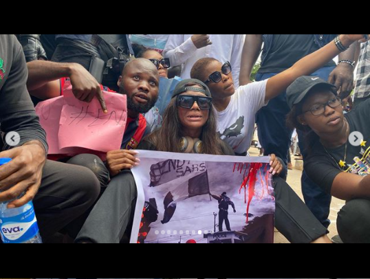 Actress,?Angela Okorie leads #Endpolicebrutality protest in Ebonyi (photos)