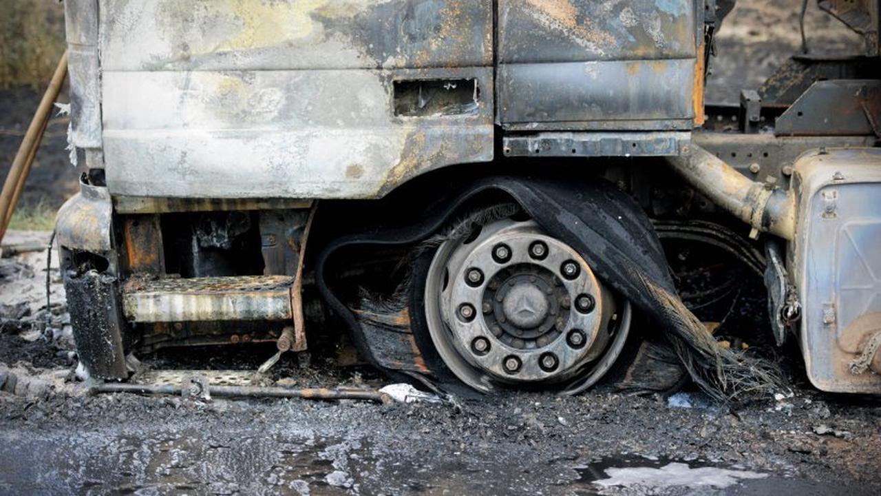 Lkw-Fahrer nach Brand im Fahrerhaus in Spezialklinik gebracht – diese Ursache vermuten die Ermittler