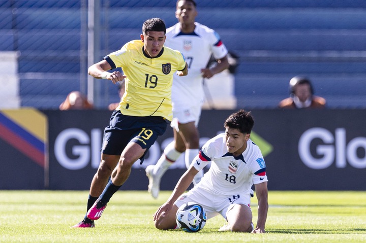Kendry Paez taking on the USA at the Under-20 World Cup