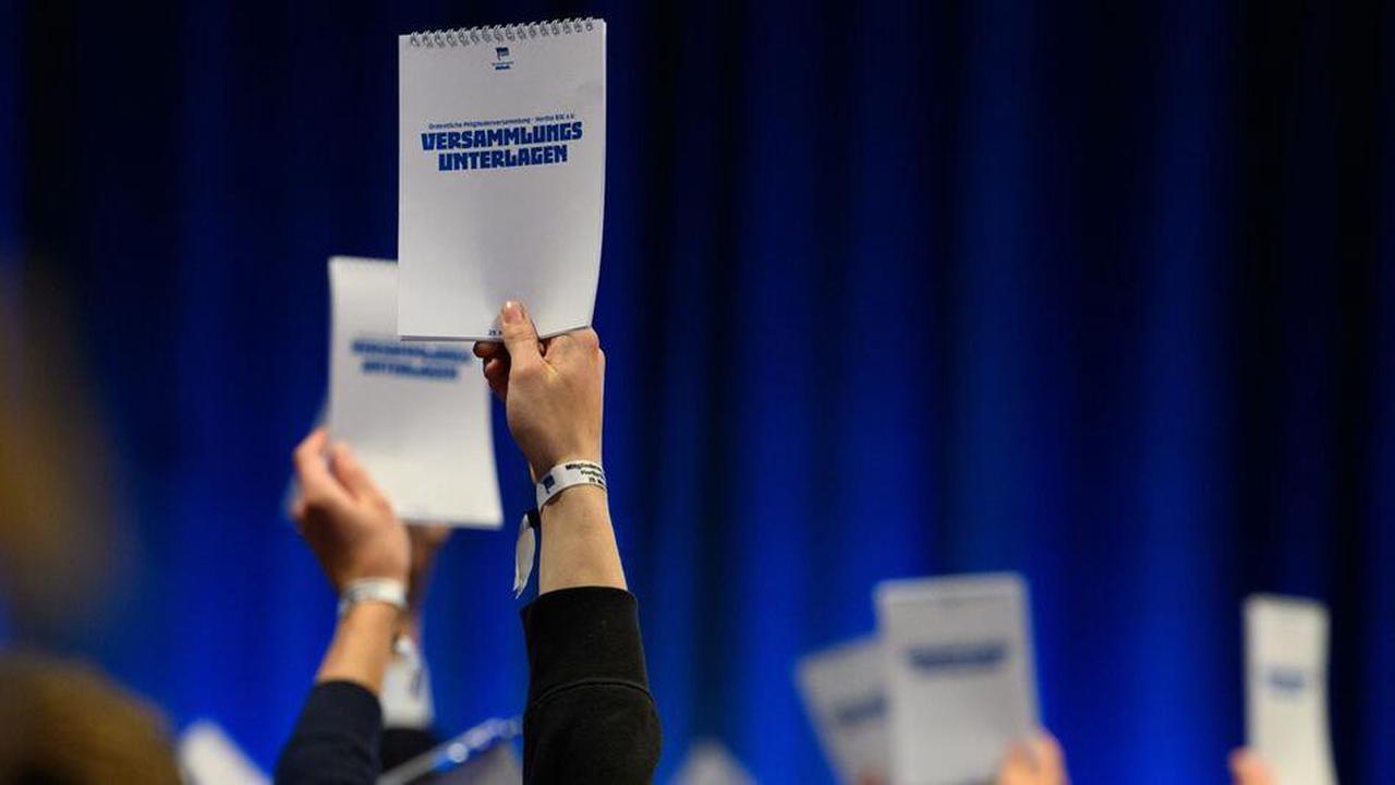 Abstimmung: Abwahlanträge bei Hertha-Mitgliederversammlung